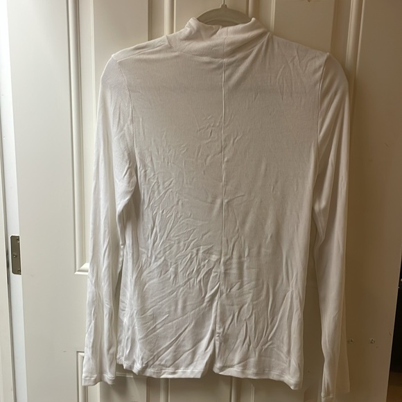 Babaton turtleneck long sleeve tee in white, size M - Picture 3 of 5